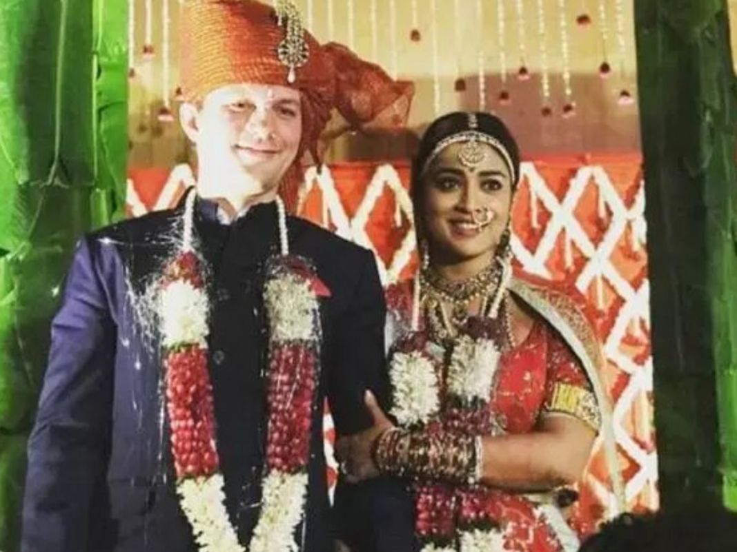 revisiting-shriya-saran’s-red-hued-wedding-sari