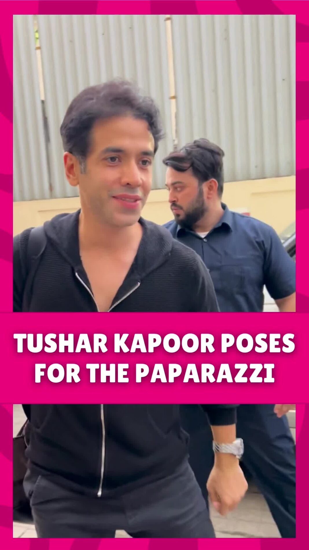 tushar-kapoor-strikes-a-pose-fit-for-the-paparazzi,-flaunting-style-and-charm!!