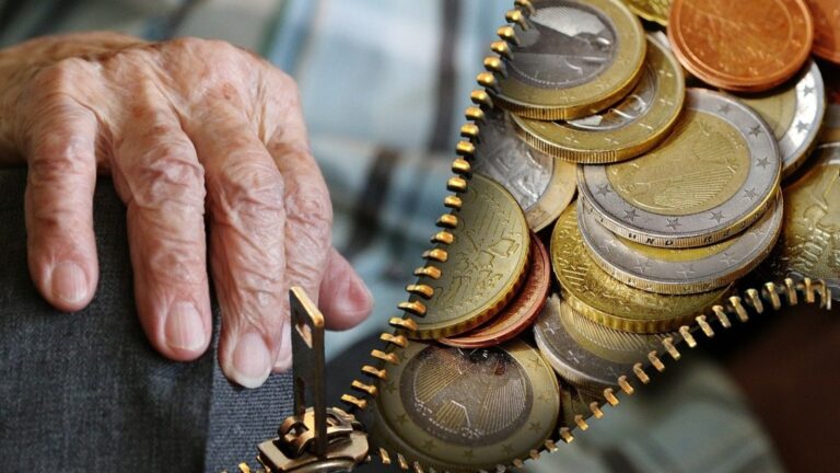 eps-pensioners-will-be-able-to-get-pension-from-any-bank-or-branch-from-january-1,-2025