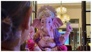 SRK shares photo from his Ganpati celebrations at home