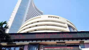 Sensex plunges over 1,000 pts on fears of US eco weakness