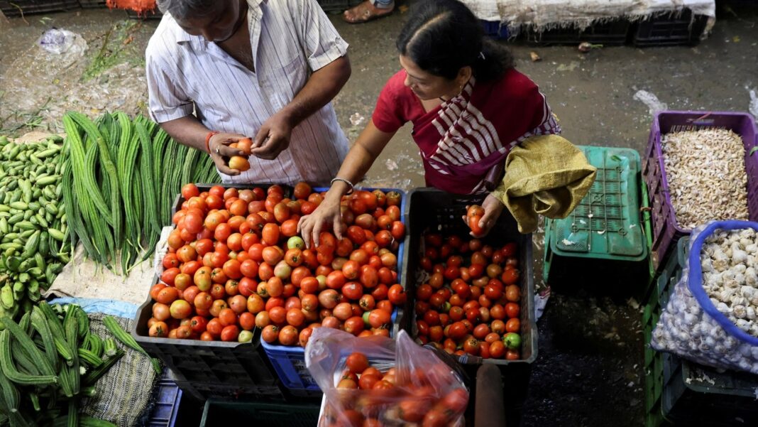 india’s-august-wholesale-inflation-eases-to-1.31%-as-fuel-prices-turn-negative