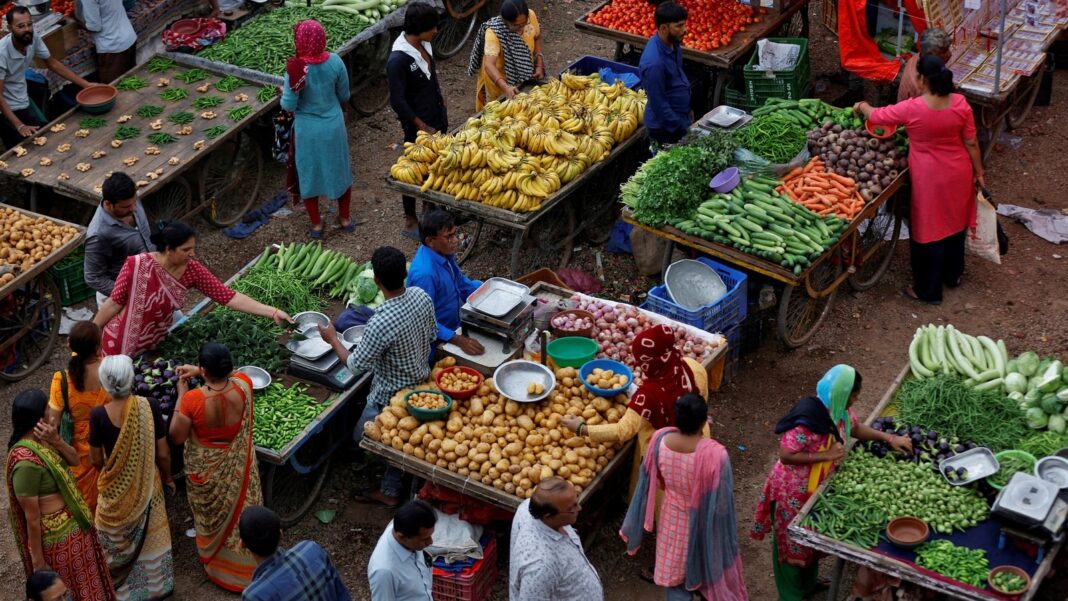 retail-inflation-rises-to-6.21-per-cent-in-oct,-breaches-rbi’s-tolerance-limit