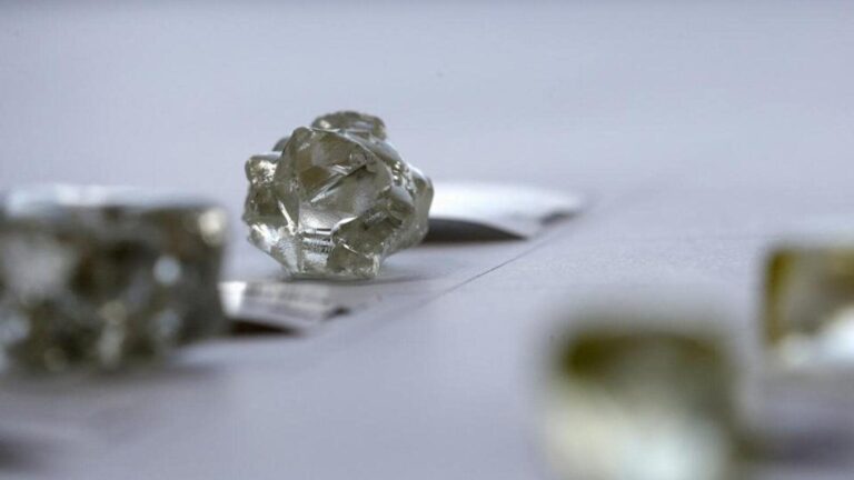 lab-grown-diamonds-to-be-only-marketed-as-synthetic-diamonds:-official