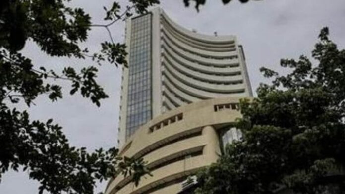 indian-markets-open-cautiously-ahead-of-us-fed-meeting,-nifty-and-sensex-decline