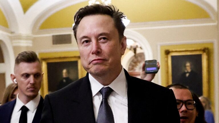 elon-musk,-richest-person-in-the-world,-reaches-record-$500-billion-net-worth